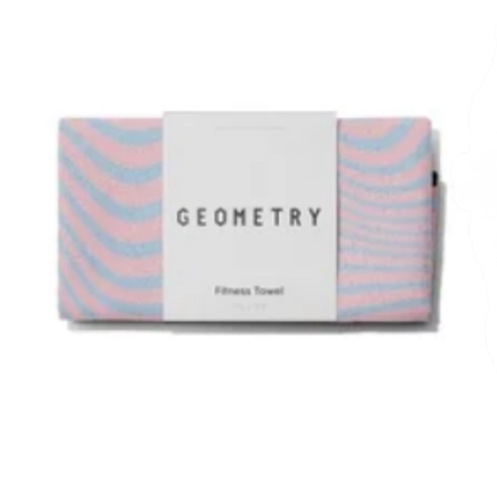 NWT - Geometry Fitness Towel
